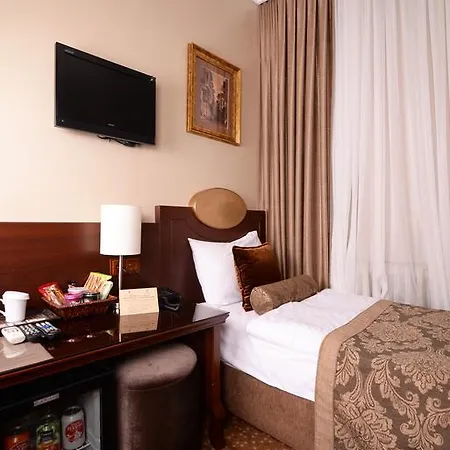 Nobel Hotel 3*